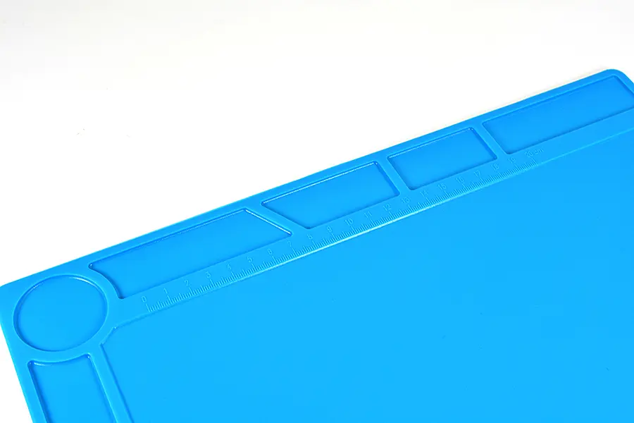 Fastrax Small Rubber Pit Mat - Blue 36cm X 24cm – view 2