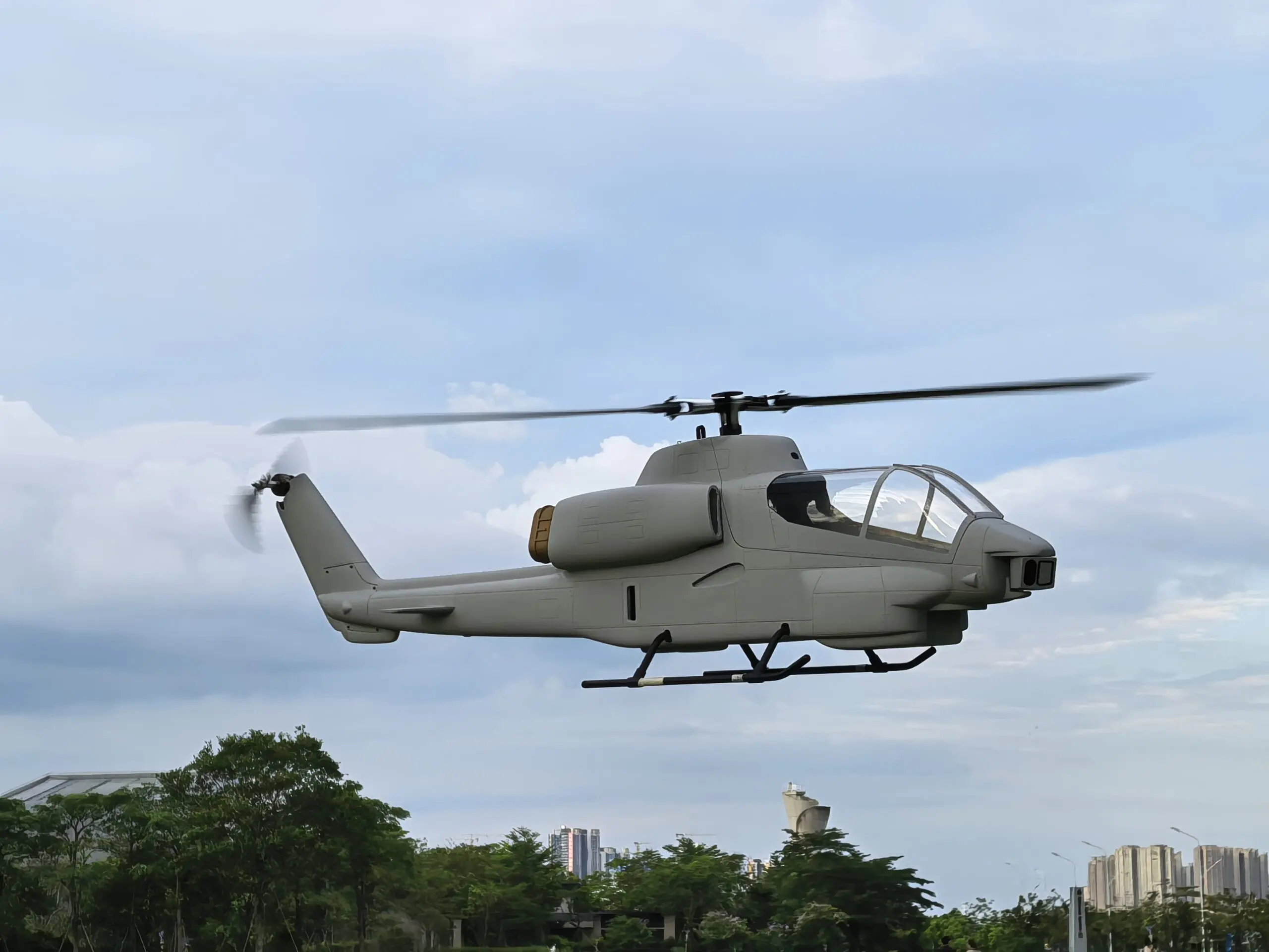 FLISHRC FL500 V2 FLISHRC 500 AH-1 Cobra 500 Size Scale Helicopter GPS RTF – view 19