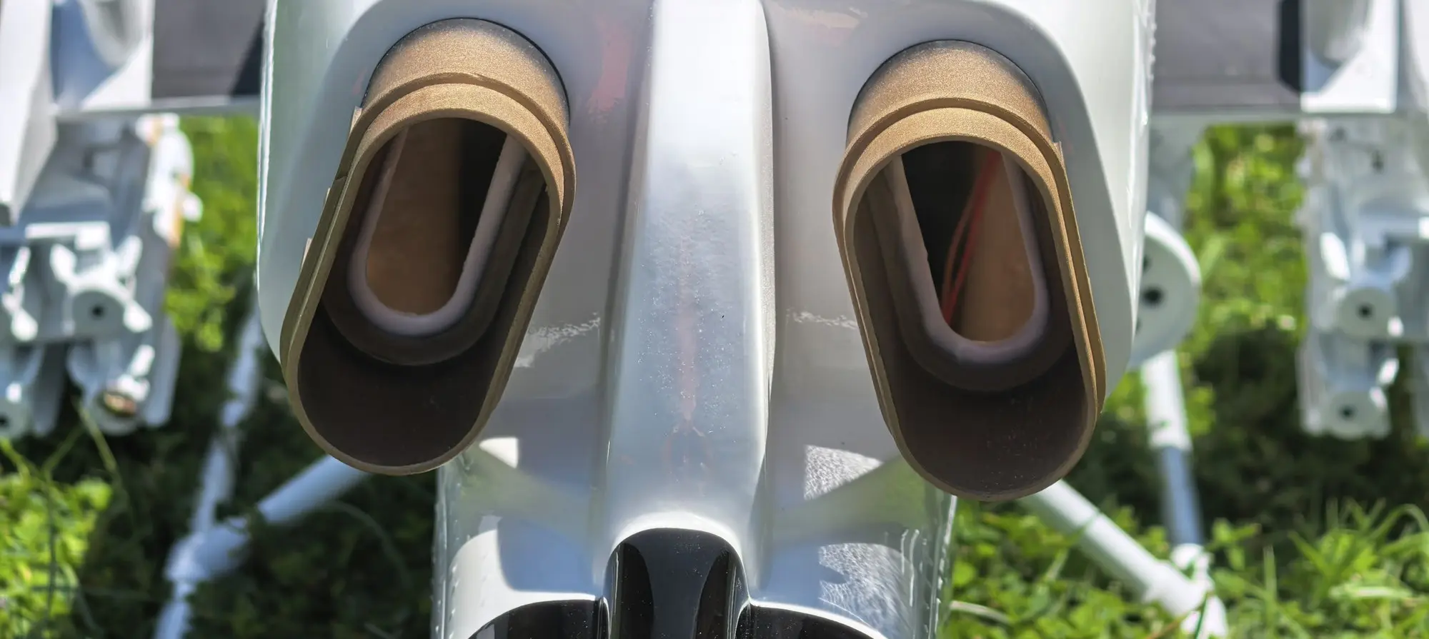Twin scale exhaust nozzles on the FLISHRC AH-1 Cobra 500-class RC helicopter